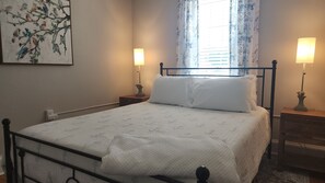 2 chambres, fer et planche à repasser, Wi-Fi gratuit, draps fournis