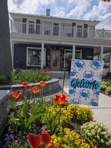 Magnolia Hideaway 2-BR Apt in center of Town of Colonial Beach