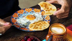 含每日當地特色早餐