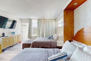 Iron/ironing board, Internet, bed sheets, wheelchair access