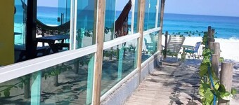 Beach House by the Sea / Famous for being right on the sand 