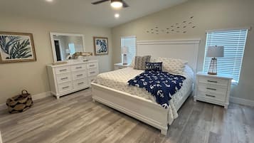 3 bedrooms, iron/ironing board, internet, bed sheets