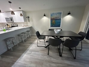 Dining - PARADISE 3/2 HOME (Key Largo)