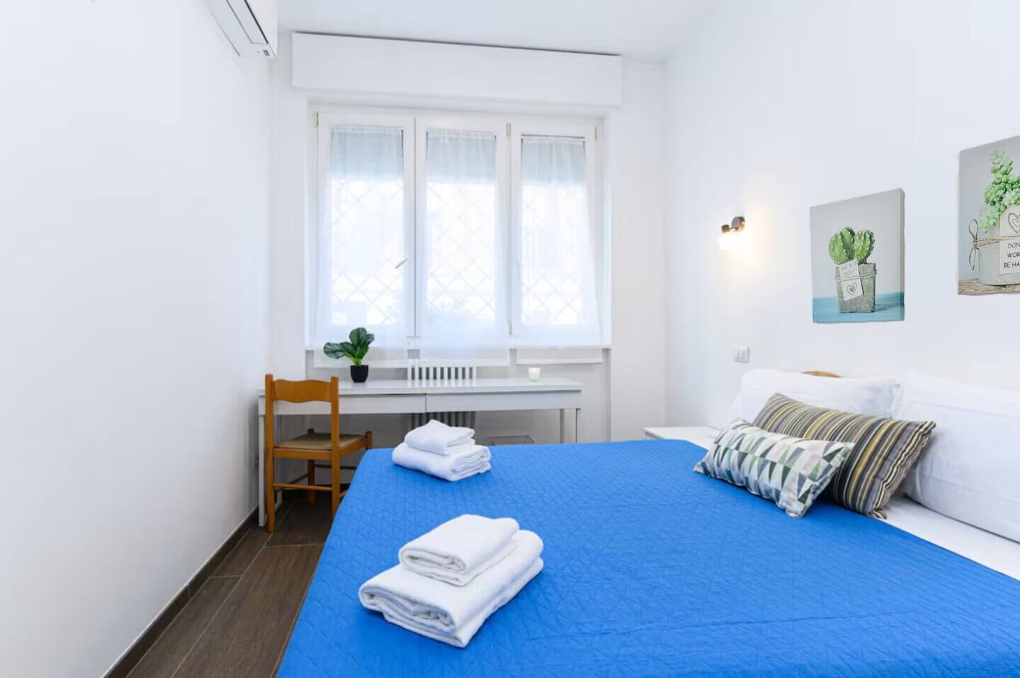 1 chambre, bureau, fer et planche à repasser, Wi-Fi gratuit