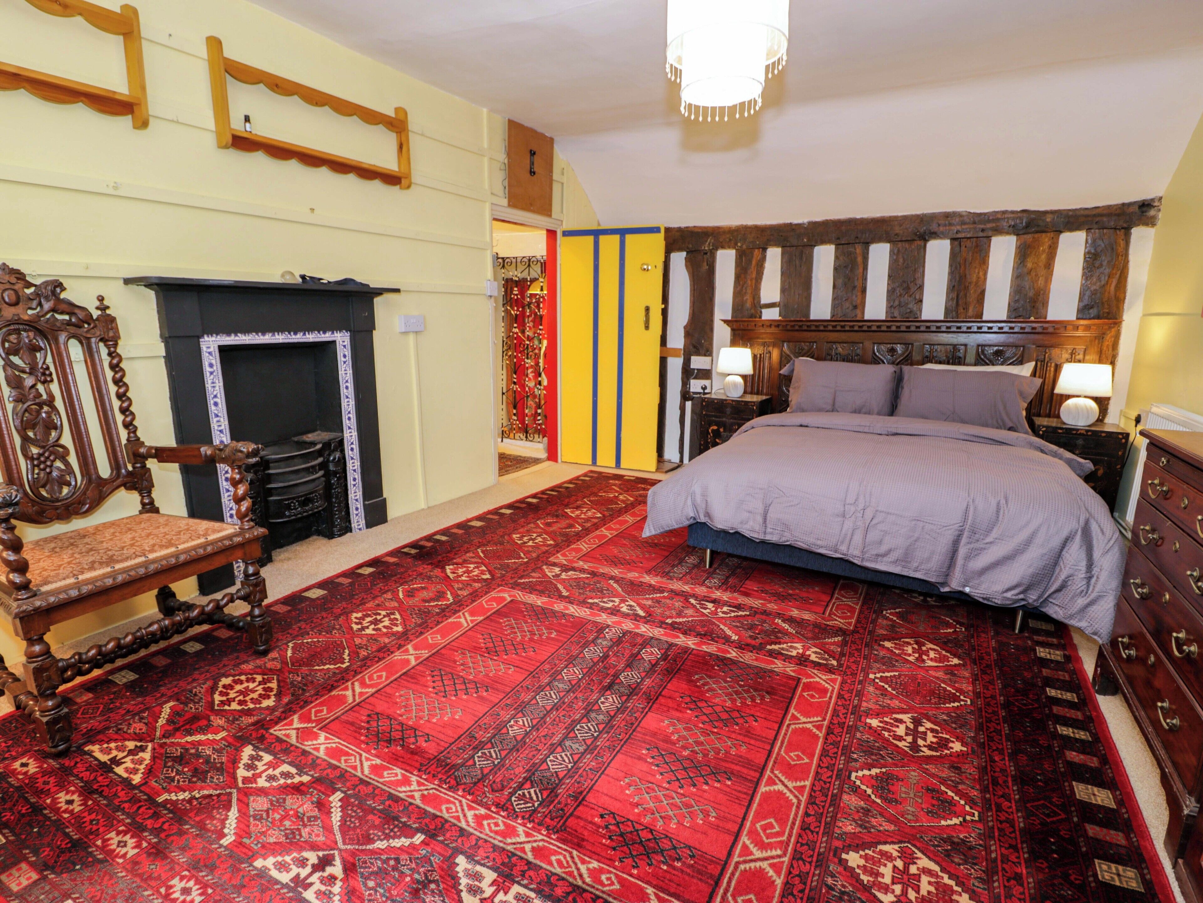 5 bedrooms, individually decorated, individually furnished, free WiFi