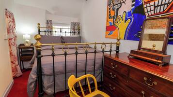 5 dormitoris, decoració individual i mobiliari individual