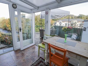 Cottage | Dining - Bryn Dwr (Llangollen)