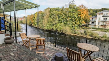 Cottage | Outdoor dining