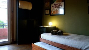 3 makuuhuonetta, silitysrauta/-lauta, Wi-Fi, vuodevaatteet