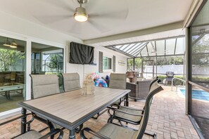 Outdoor dining - 1 Mi to Vanderbilt Beach! Family Home on 500 Block (Naples)