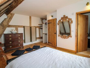 3 bedrooms, individually decorated, individually furnished, free WiFi