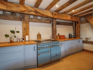 Dishwasher, cookware/dishes/utensils