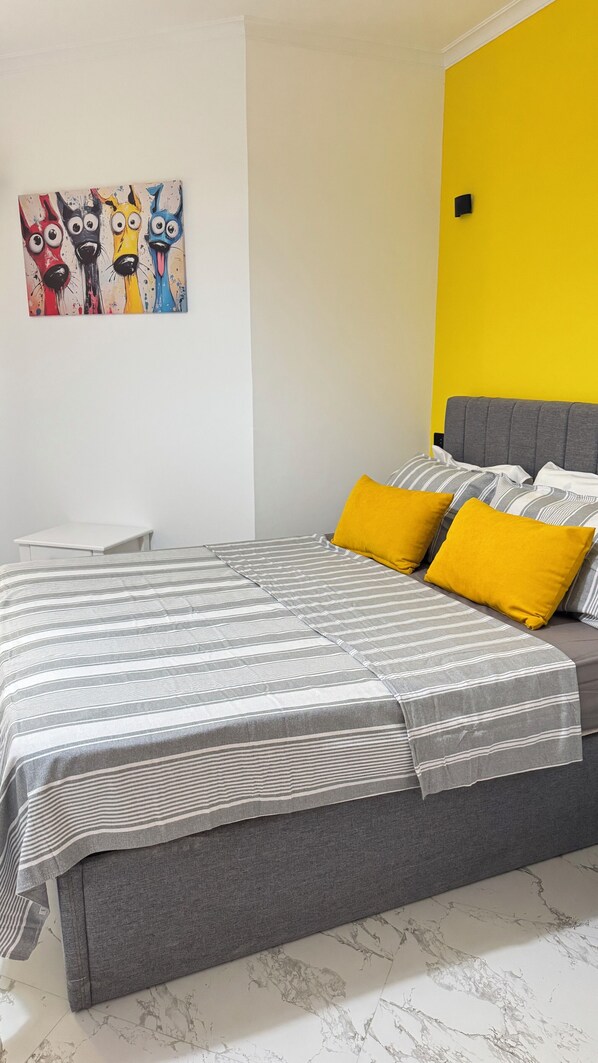 2 bedrooms, iron/ironing board, WiFi, bed sheets
