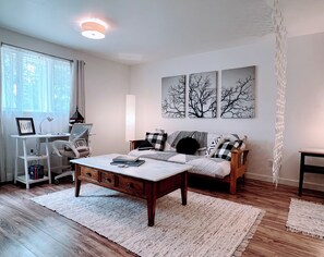 Interior - Private Urban Garden Escape Studio in Kalamazoo (Kalamazoo)