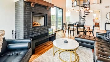 Smart TV, fireplace, stereo