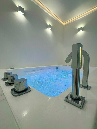 The Floor - Suite Passion d'Or & jacuzzi privé