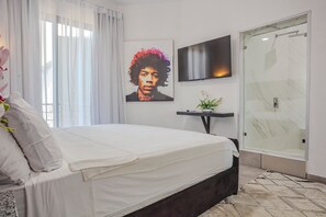 2 bedrooms, iron/ironing board, free WiFi, wheelchair access - Modern 2BR at Rizz Suites • Pool Access • Walk to Beach • 2 King Beds • Sosua (Sosúa)