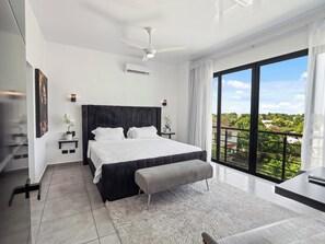 2 bedrooms, iron/ironing board, free WiFi, wheelchair access - Modern 2BR at Rizz Suites • Pool Access • Walk to Beach • 2 King Beds • Sosua (Sosúa)