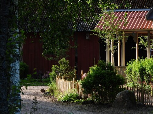 The cottage, an oasis in the countryside