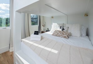 Luxury House, Multiple Bedrooms, Private Pool, City View | Iron/ironing board, free WiFi
