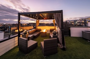 Luxury House, Multiple Bedrooms, Private Pool, City View | Terrace/patio