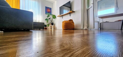 TESLA City-View Apartment with Free Parking, Fruits, Coffee & Wi-Fi 