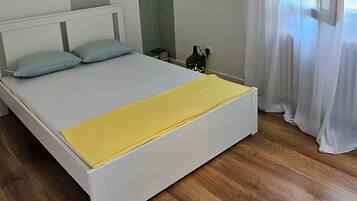 2 chambres, fer et planche Ă  repasser, Wi-Fi gratuit, draps fournis