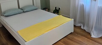 "Spacious City-View Apartment with Free Parking & Coffee