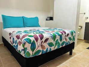 1 bedroom, in-room safe, free WiFi, bed sheets