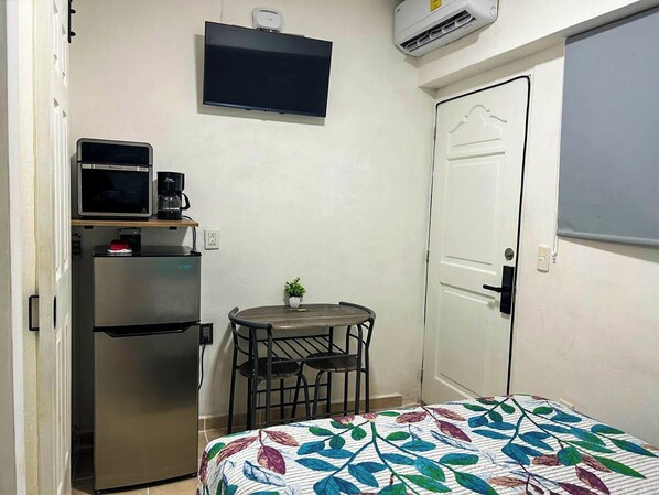 1 bedroom, in-room safe, free WiFi, bed sheets
