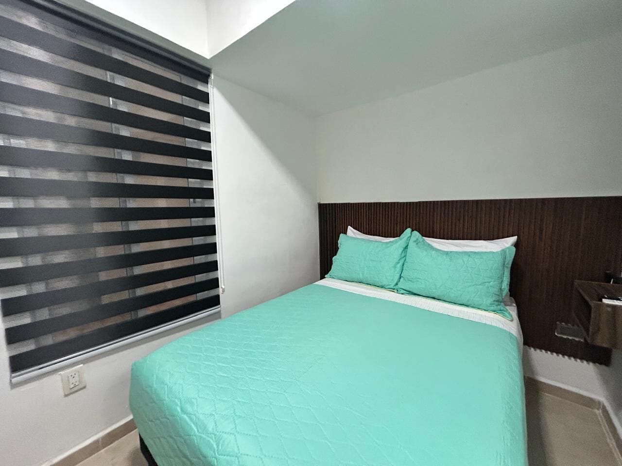 1 quarto, cofres nos quartos, Wi-Fi de cortesia, roupa de cama