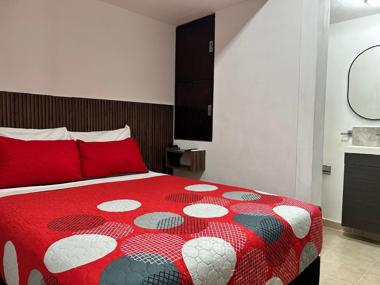 1 slaapkamer, een kluis op de kamer, gratis wifi, beddengoed