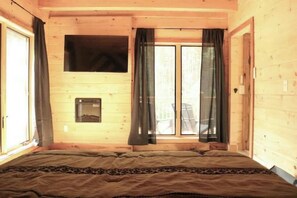 3 slaapkamers, een strijkplank/strijkijzer, reisbedje, gratis wifi