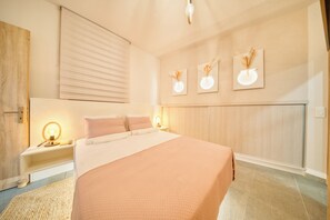 3 bedrooms, iron/ironing board, travel cot, WiFi