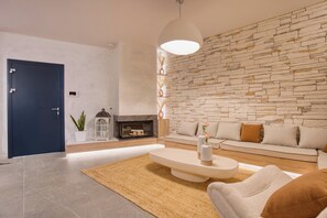 Smart TV, fireplace - Citrine  - An Elegant Escape, where luxury, comfort, and style meet tranquility (Thymiana)