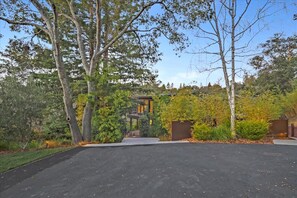 Studio (4 Bedrooms) | Property entrance