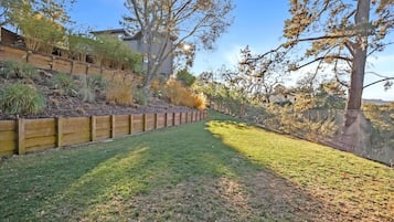 Studio (4 Bedrooms) | Exterior