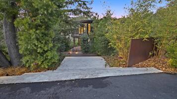 Estudio (4 Bedrooms) | Exterior