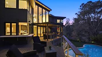 Studio (4 Bedrooms) | Terrace/patio