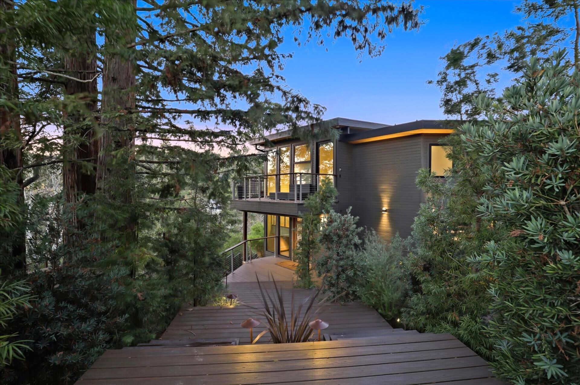 Studio (4 Bedrooms) | Property entrance