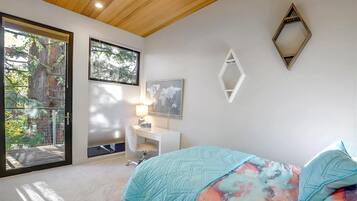 Studio (4 Bedrooms) | 4 bedrooms, laptop workspace, iron/ironing board, bed sheets