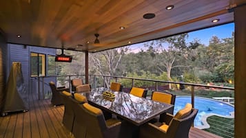 Studio (4 Bedrooms) | Terrace/patio