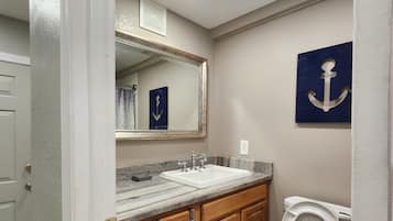 Toallas, jabón, papel de baño