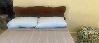 Cozy 1-bedroom chalet in brilliant Batroun with AC