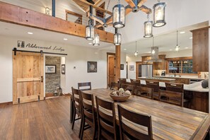Dining - Luxury 5 Suite Suncadia Golf Course Hm w Hot Tub, Sauna, Game & Theater Level (Cle Elum)