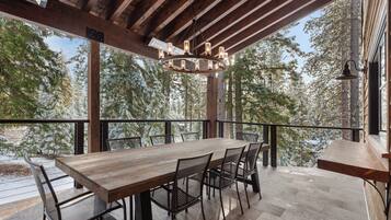 Outdoor dining