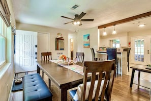 Dining - Family Pool Home w/ Private Saltwater Pool (Pensacola)