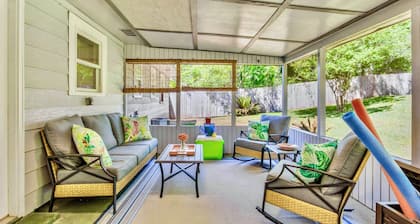 Family & friends, Salt water pool, Sunroom,1 pup