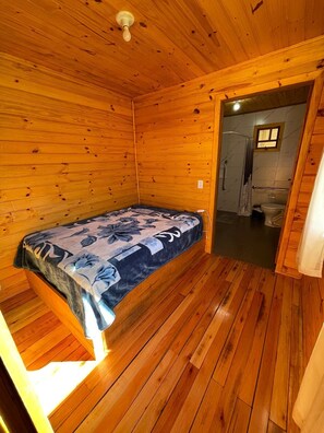 Barnesenger (inkludert), ekstrasenger (inkludert) og wi-fi (inkludert)