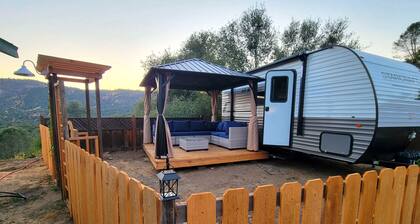 Charming Ahwahnee Cottage — Oak-Studded Views, Yosemite at Your Doorstep